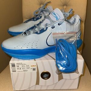 LEBRON XXI LT ARMORY BLUE/COURT BLUE size 10 Men
Brand New